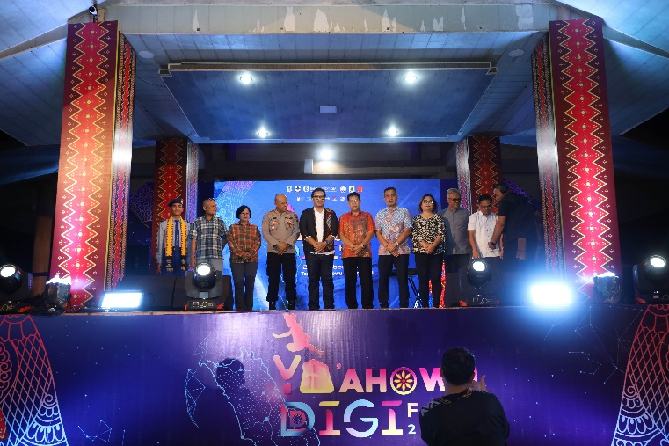 Kegiatan penutupan Ya’ahowu Digifest 2023 selama 2 hari yaitu 12 & 13 Oktober 2023 di Taman Ya’ahowu Kota Gunungsitoli.