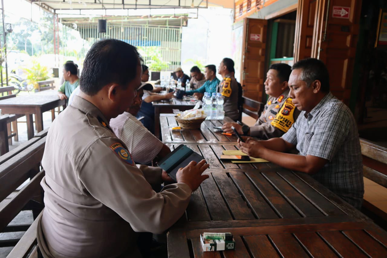 Pojok Pemilu, Polres Palas dan Awak Media Ngopi Bareng, Dukung  Pemilu Damai