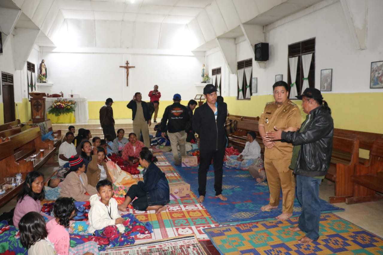 Bupati Samosir Melakukan Peninjauan Lokasi Banjir