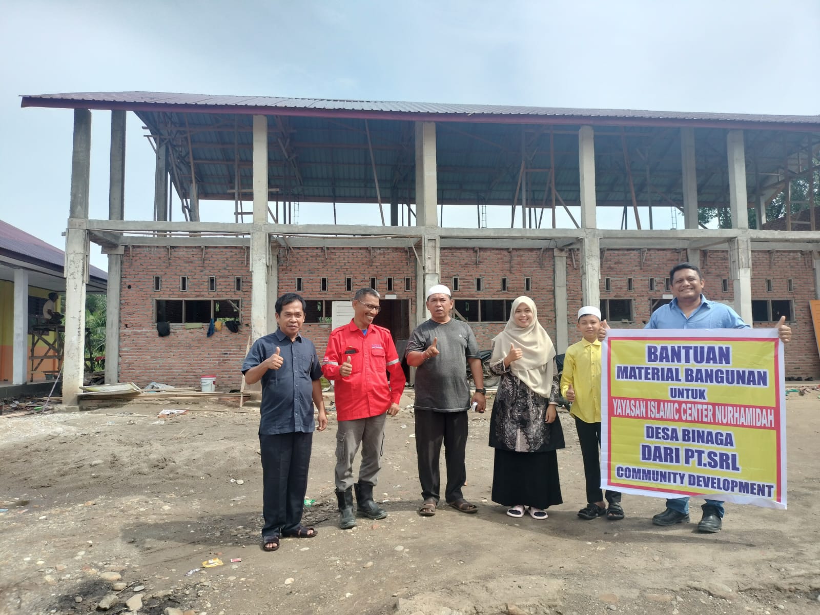 PT SRL Palas, Serahkan Material Pembangunan Sekolah di Binanga