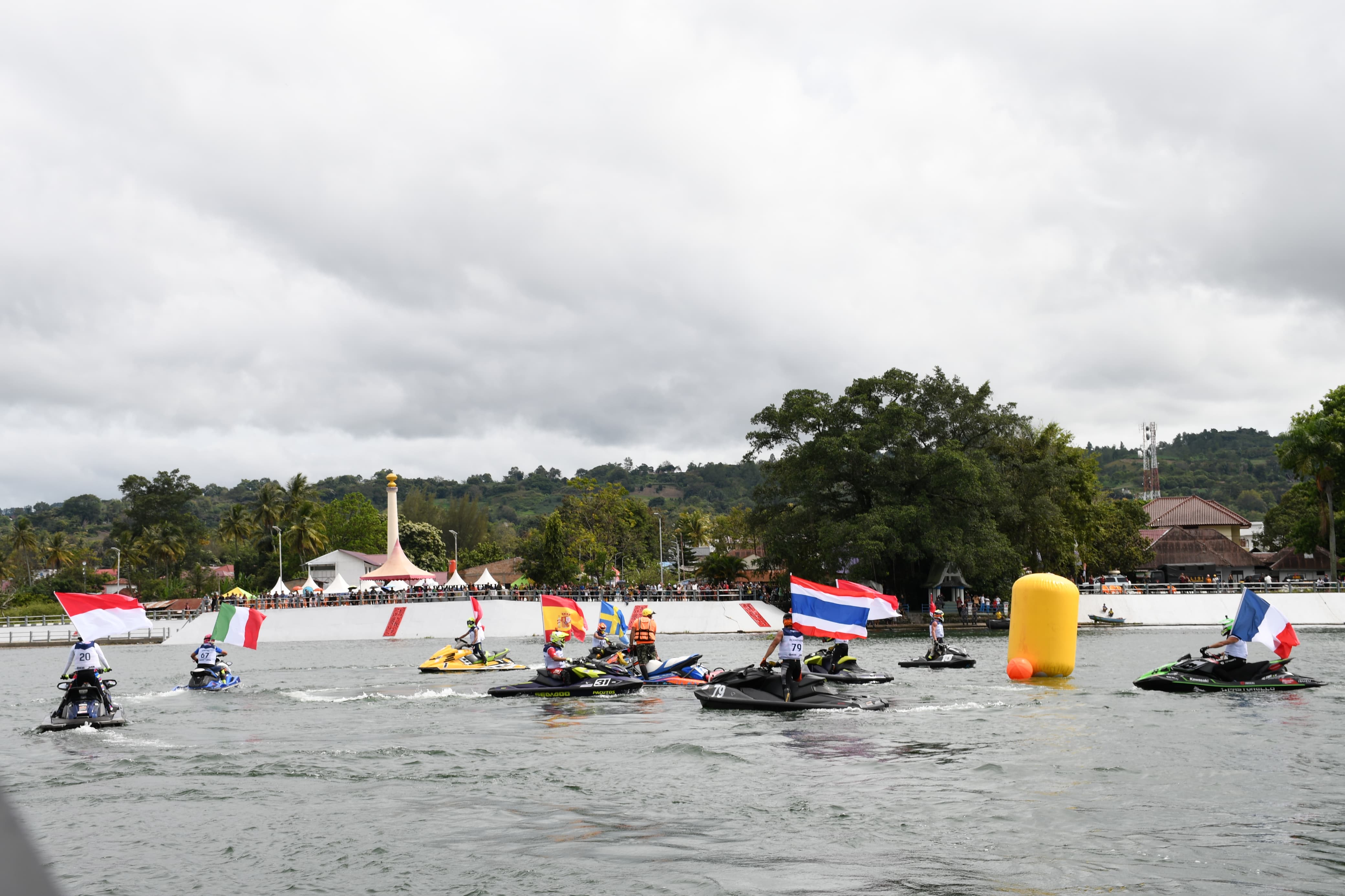 Tim H2O Racing Puji Venue Aquabike Jetski Danau Toba 2023