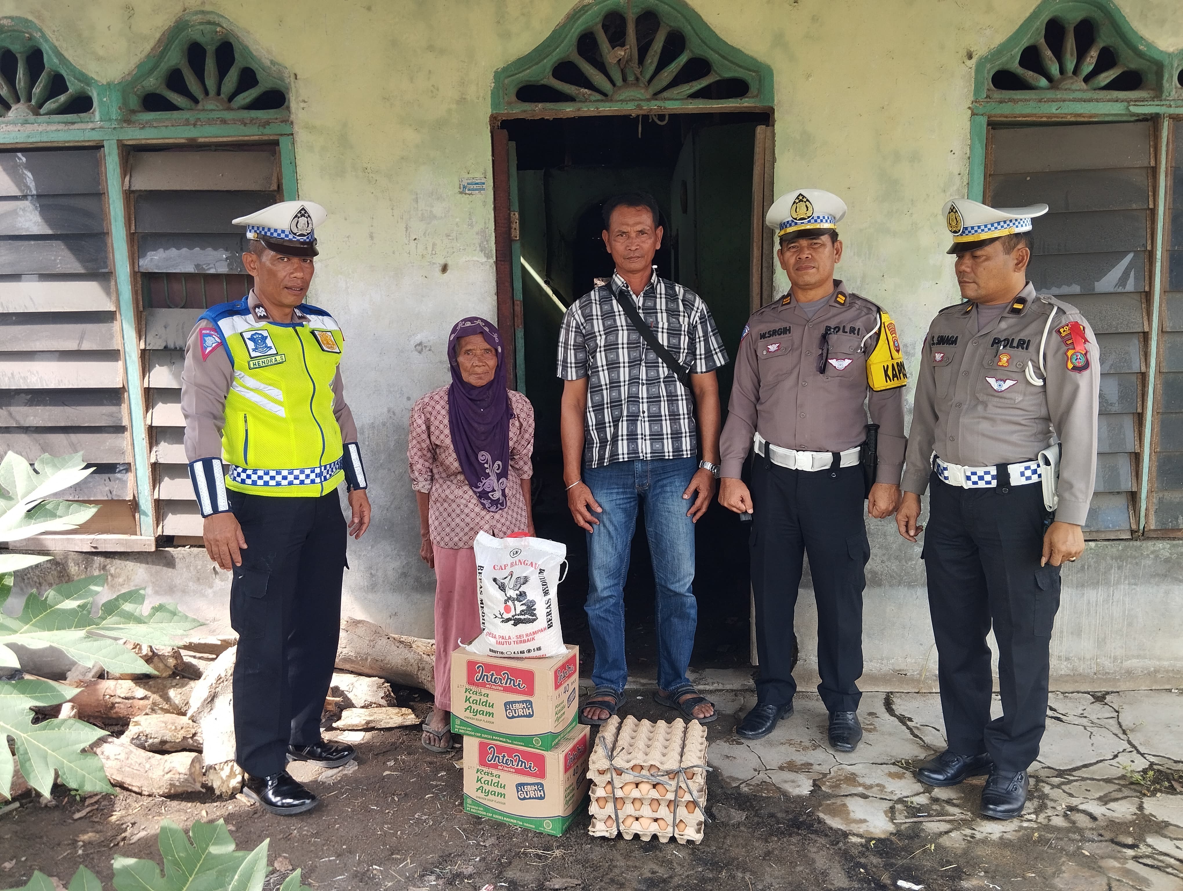Jum’at Barokah, Satlantas Polres Sergai Sambangi Rumah Warga Sembari Bagikan Sembako