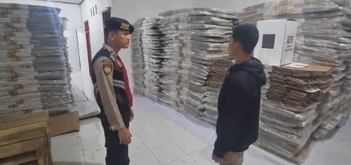 Polres Samosir Patroli Amankan Distribusi Surat Suara Menuju Pemilu 2024