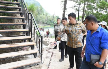 Bupati Samosir Tinjau Penataan Pantai Lagundi