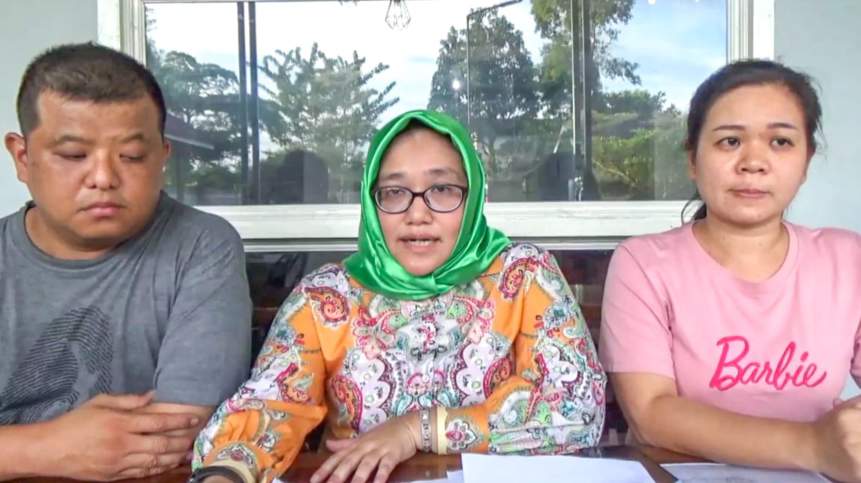 Kuasa Hukum Khilda Handayani SH, MH mendampingi Susiwaty dan Aan saat memberikan keterangan pers di Lubuk Pakam, Jumat (15/12/2023).