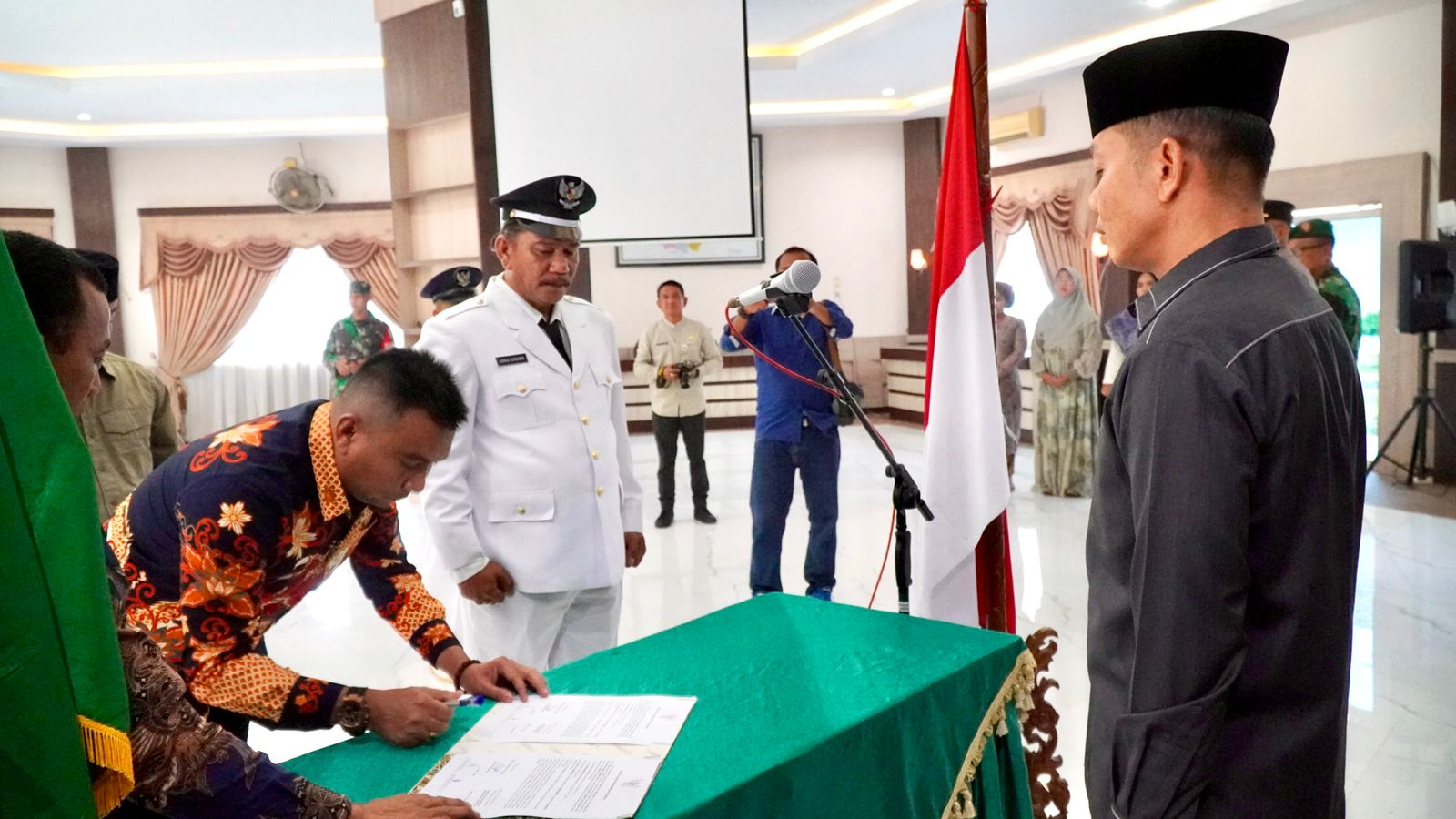 Sekda Langkat Lantik Tiga Kepala Desa PAW