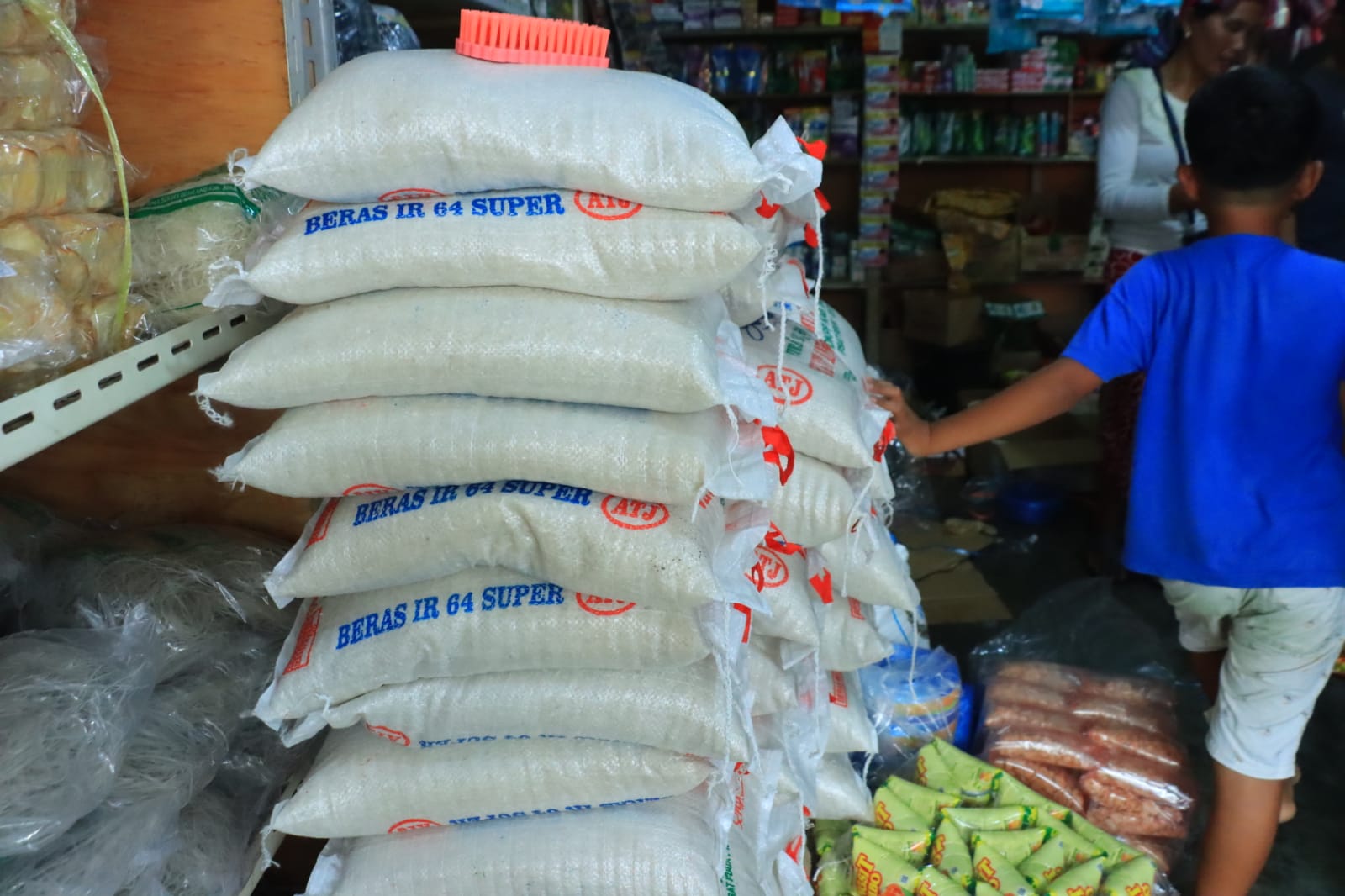 Jelang Nataru, Harga Bapokting Relatif Stabil di Pasar Nainggolan Samosir