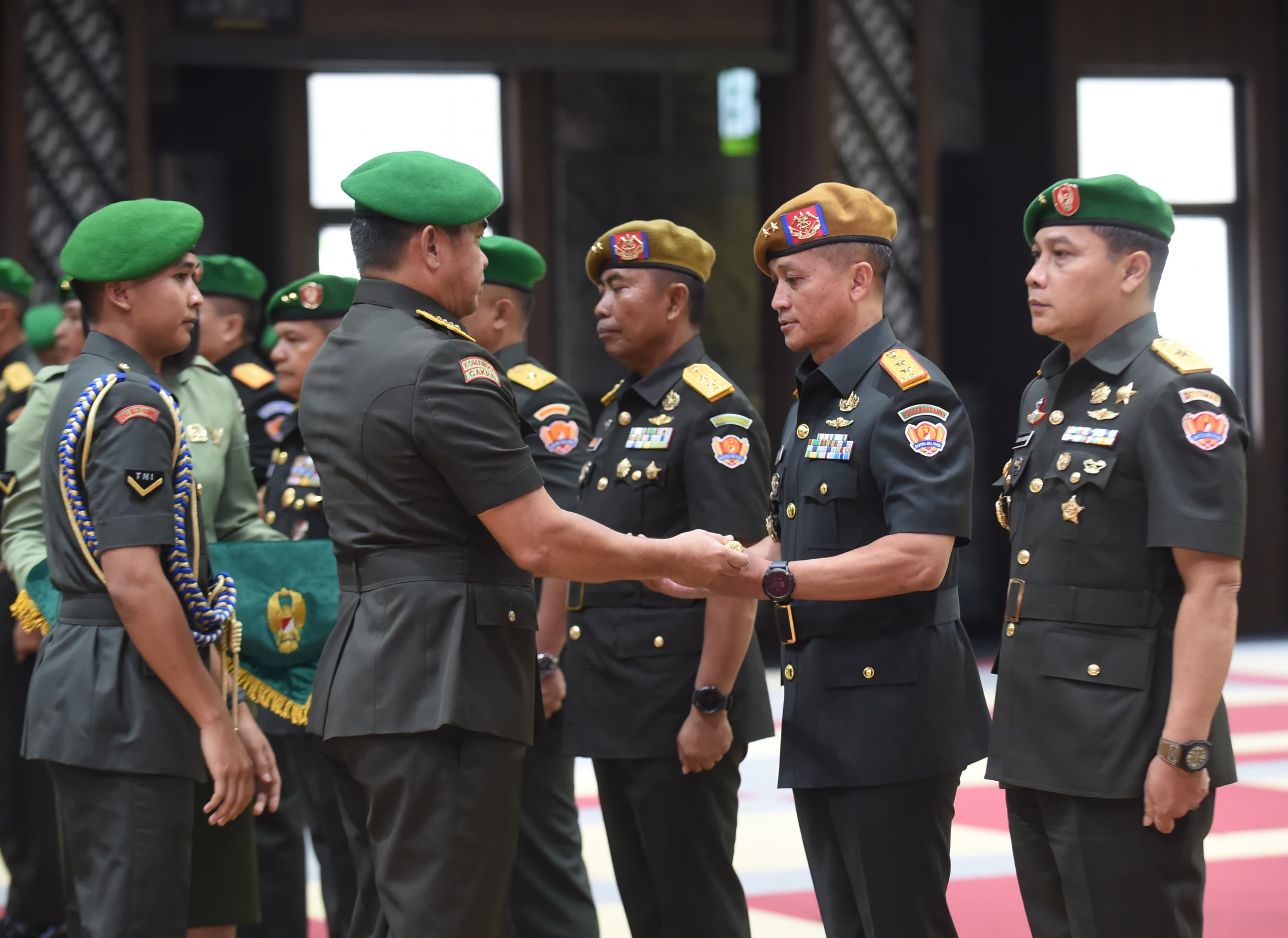 Pimpin Sertijab, Kasad Ingatkan Urgensi Perkembangan Lingstra dan Teknologi