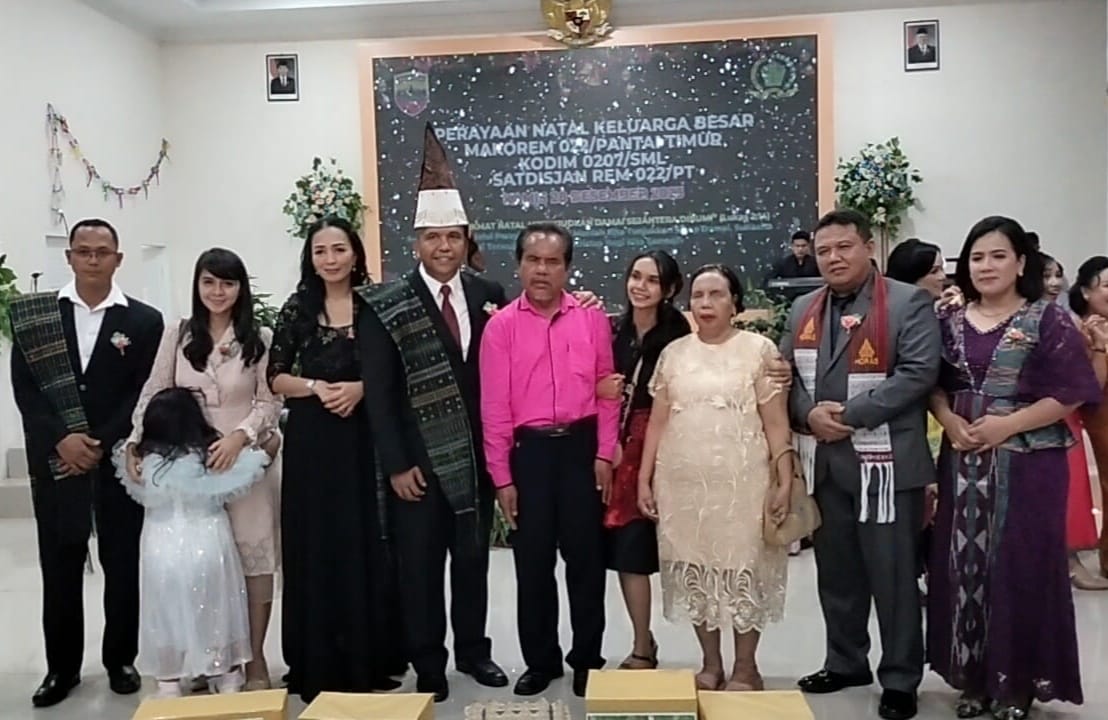Septiana Pasaribu, Wisudawati Peraih IPK Cumlaude, Lahir dari Ayah Ibu Tuna Netra Hadiri Natal Korem 022/PT