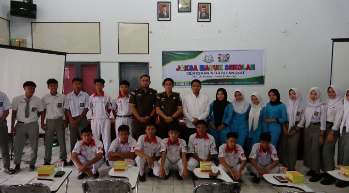 Kejari Langkat Laksanakan JMS di Dua Sekolah