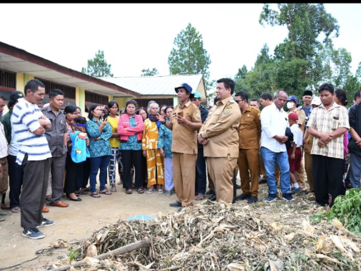 Perdana Tahun 2024 Bupati Samosir Lanjutkan Bunga Desa di Sigaol Marbun