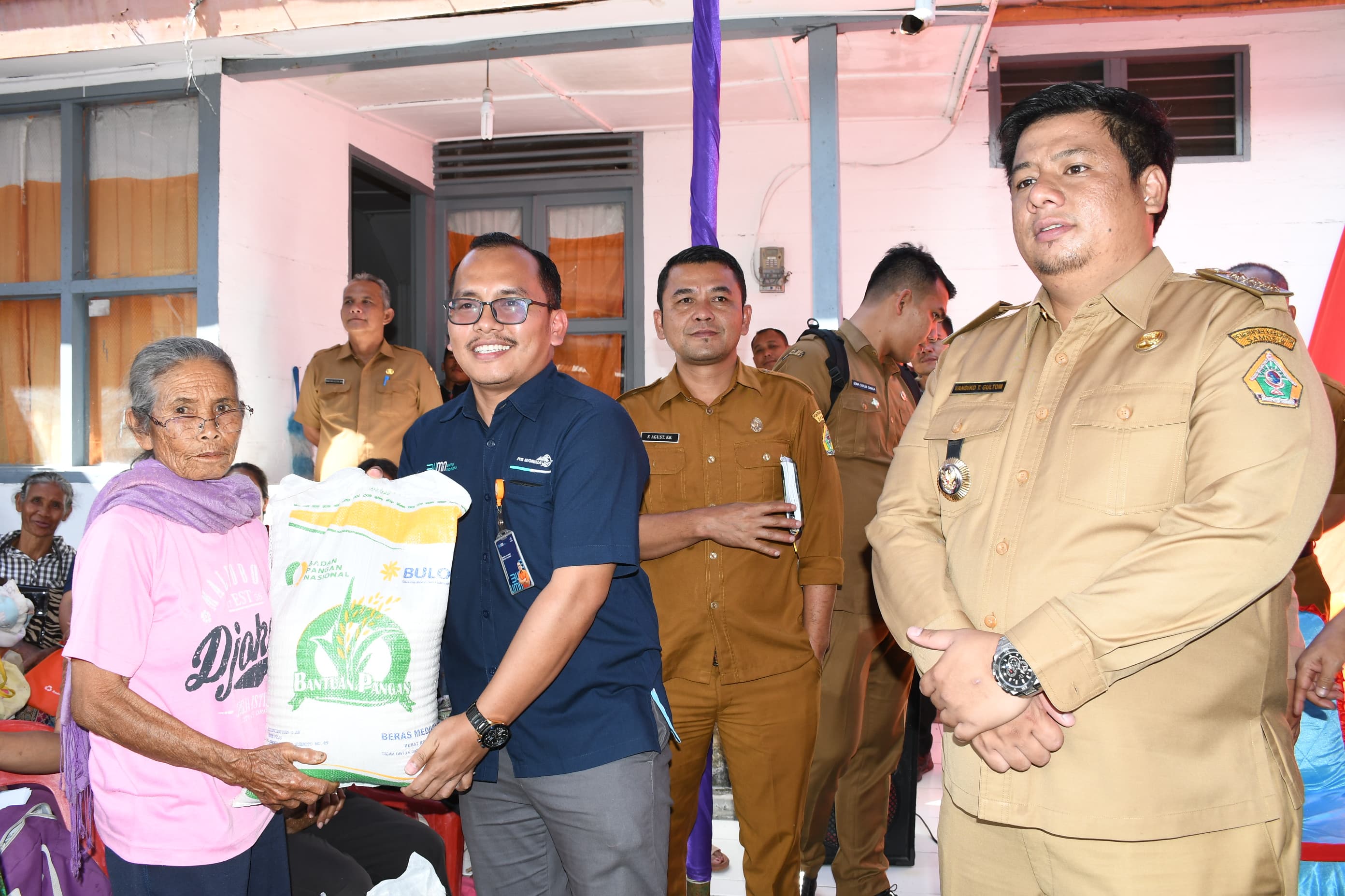 Bupati Samosir Launching Penyaluran Bantuan Pangan Cadangan Beras
