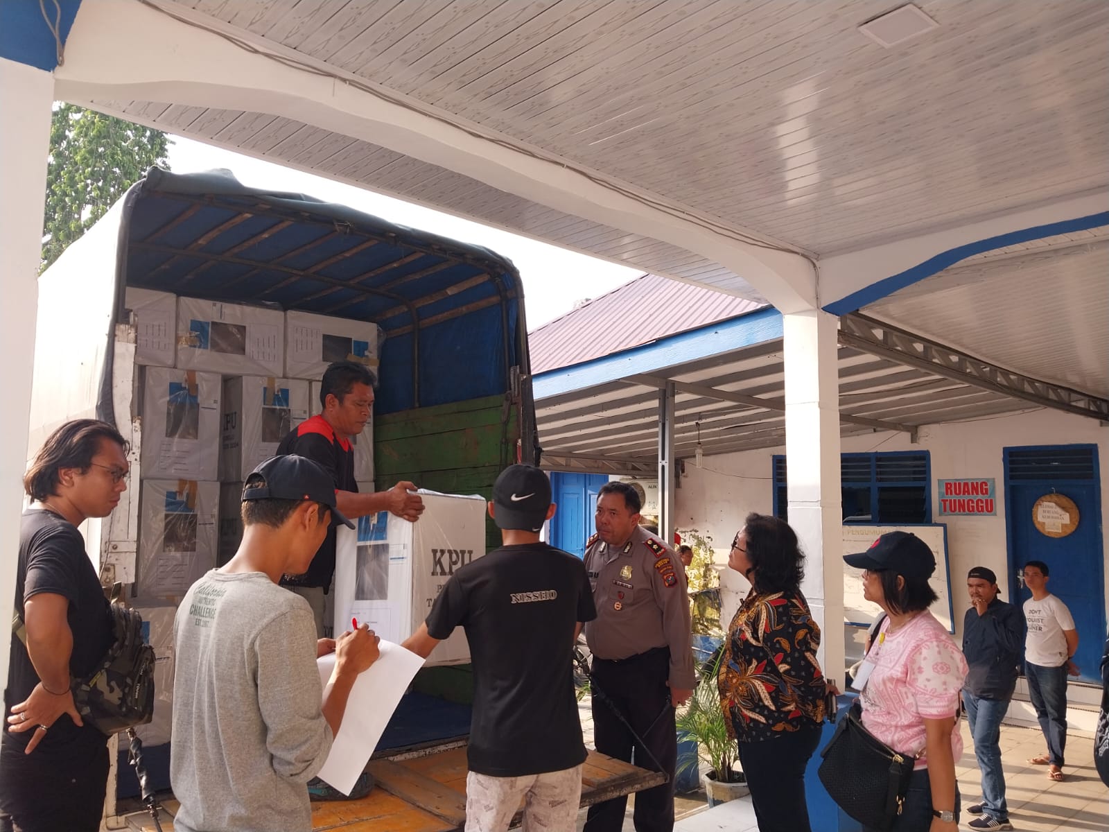 Kecamatan Pancur Batu, Terima Logistik Pemilu