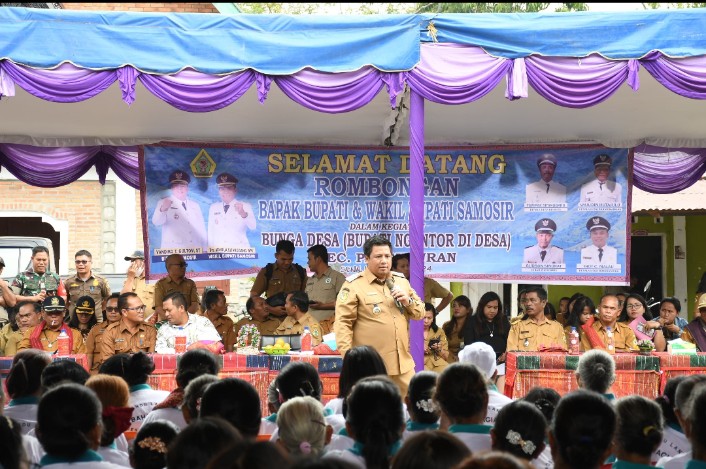 Bupati Samosir Melayani di 3 Desa dan 1 Kelurahan Dapat Sambutan Hangat dari Masyarakat