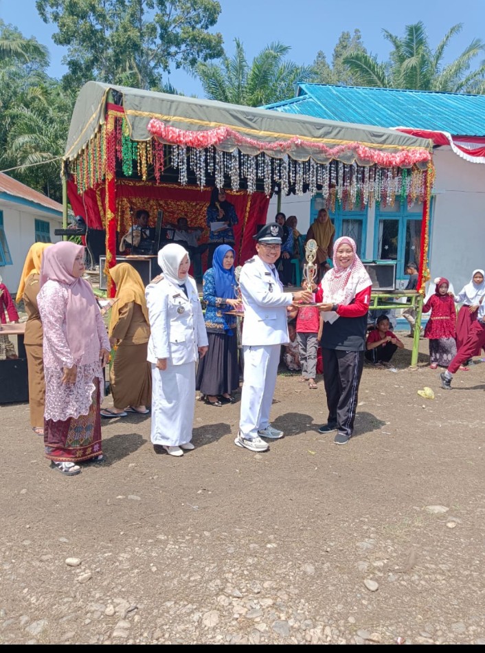 Pertama Kali Hutabargot Lombang Raih Juara Harapan I Desa Terbaik 2024