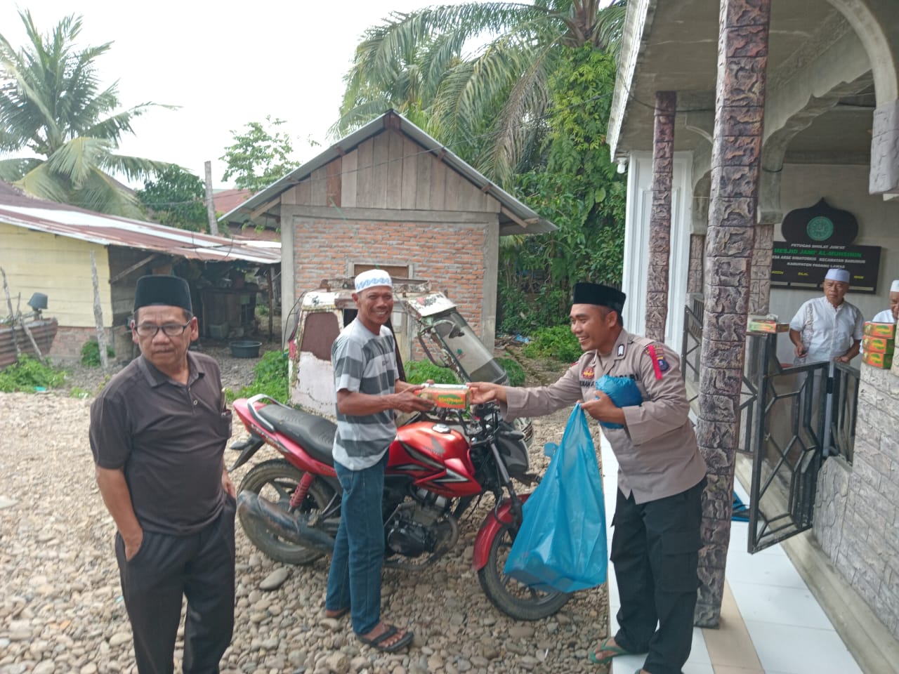 Polres Palas Gelar Jumat Curhat dan Jumat Berkah di Desa Arse Simatorkis