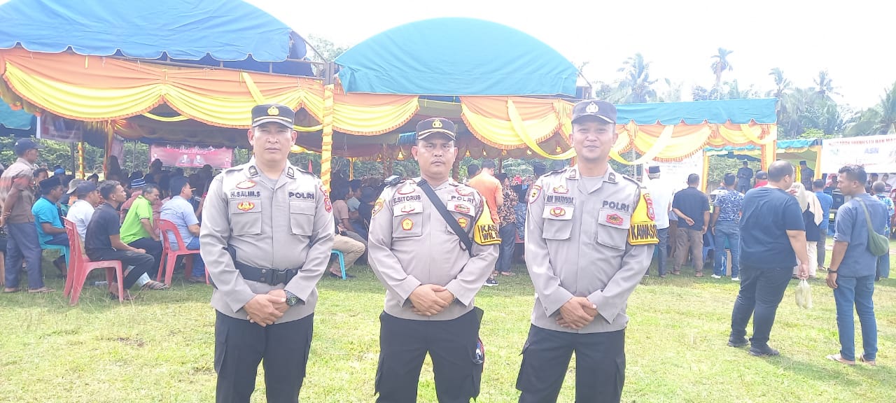 Kapolsek Barteng bersama Sat Shabara Polres Palas mengamankan Kampanye Paslon Cagubsu Nomor Urut 02 di Hurustak
