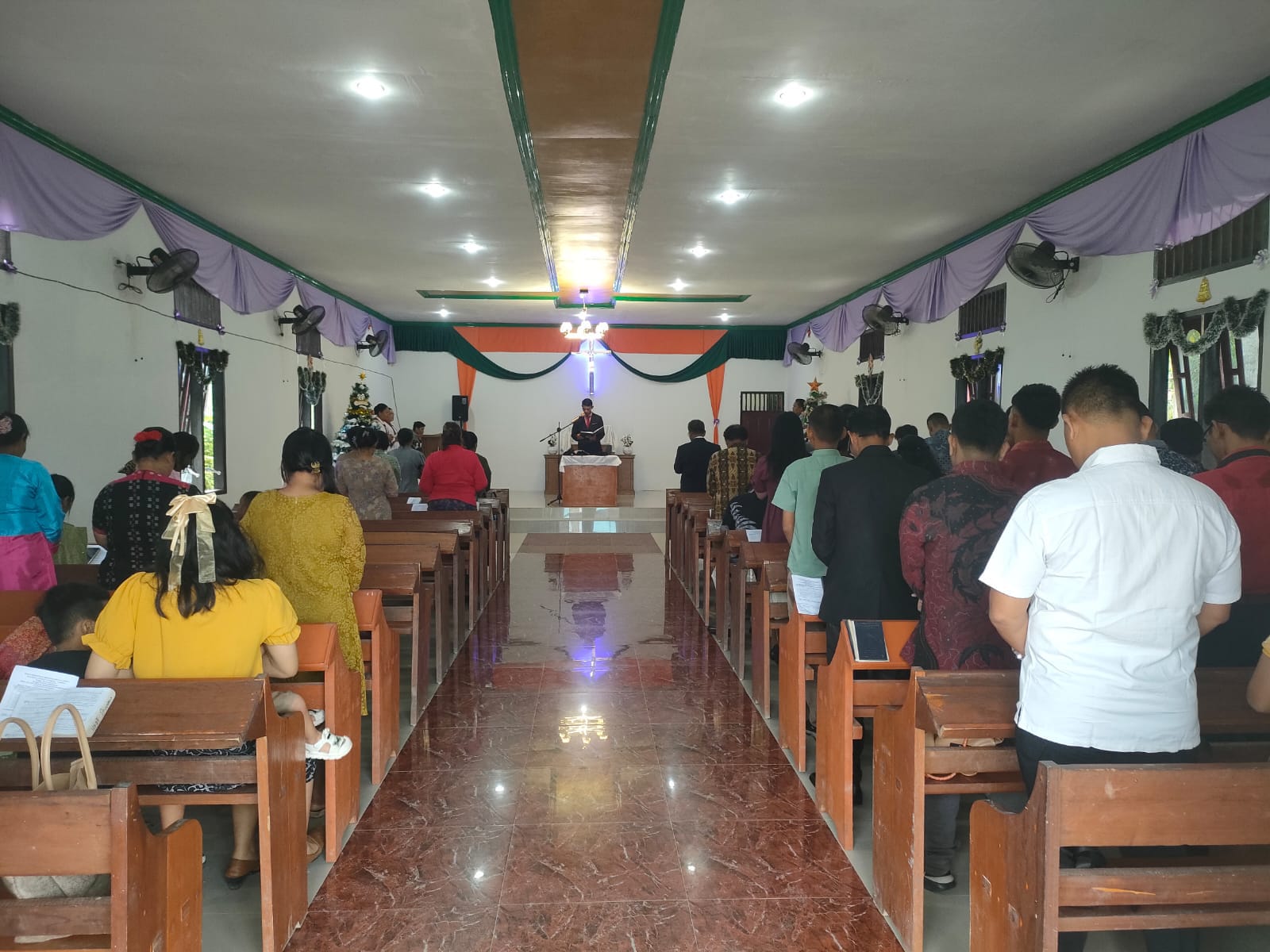 Kapolsek Gelar Pengamanan “Minggu Kasih”, Sampaikan Pesan Kamtibmas dan Serap Aspirasi Jemaat Gereja