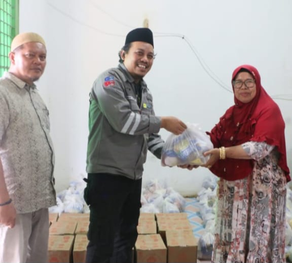 Sambut Ramadhan PLN Indonesia Power UBP Pangkalan Susu Berikan 102 Paket Sembako Kepada Masyarakat Desa Tanjung pasir
