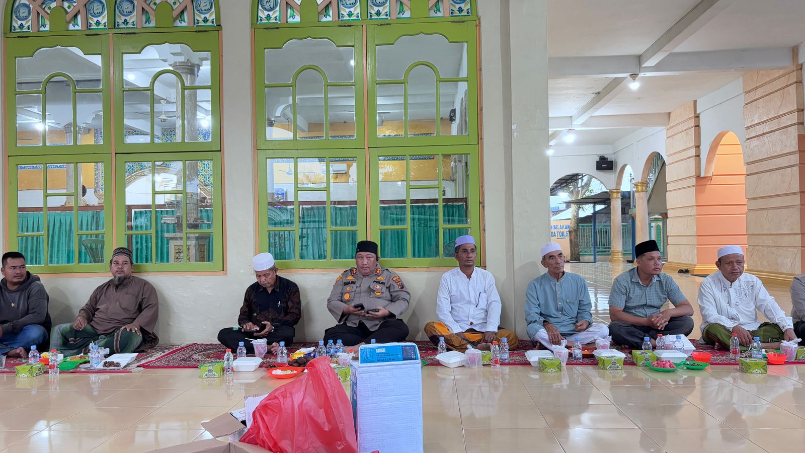Tingkatkan Kepercayaan Publik, Kapolres Palas Tatap Muka Dengan Tokoh Masyarakat dan Agama, Sekaligus Berbagi Takjil
