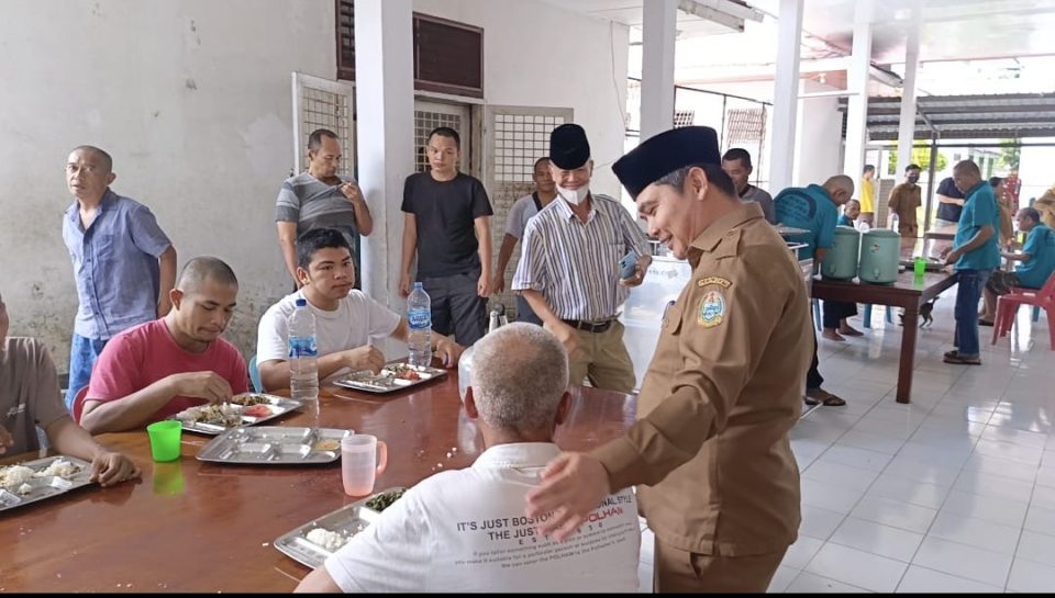 Direktur RS Jiwa Prof. dr. M. Ildrem Sapa Pasien Disabilitas Mental, Berbagi Semangat dan Kepedulian