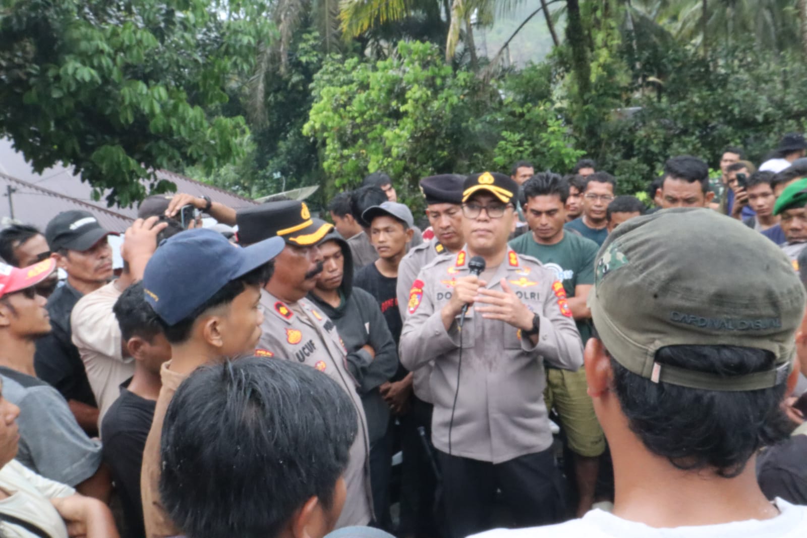 Kapolres Palas Turun Langsung Amankan Aksi Unjuk Rasa di Kecamatan Sosopan