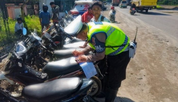 AKP Fauzul Arrasyi Himbau Pengguna Jalan, Diminta Tertib,Bawa Dokumen Ranmor dan Lengkapi Alat Ranmor