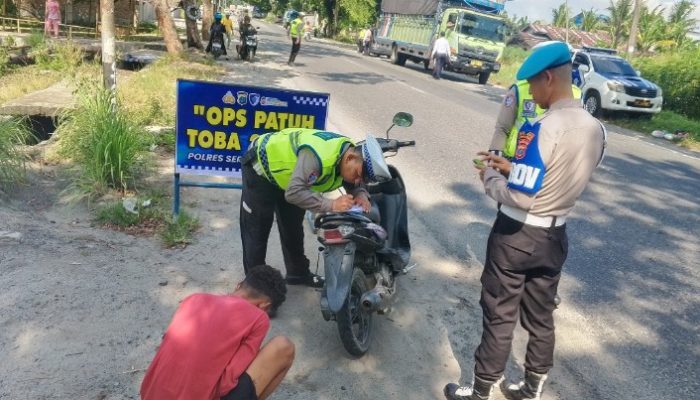 Kasat Lantas Polres Sergai Ingatkan Pengendara,Cuaca Ekstrim dan Jalan Bergelombang di Jalan Raya