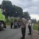 Bangkitkan Nasionalisme, Polsek Sosa Polres Palas Bagikan dan Pasangkan Bendera Merah Putih kepada Pengendara