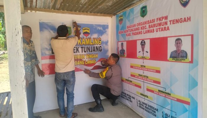 Tingkatkan Kewaspadaan, Bhabinkamtibmas Cek dan Benahi Poskamling di Desa Binaan