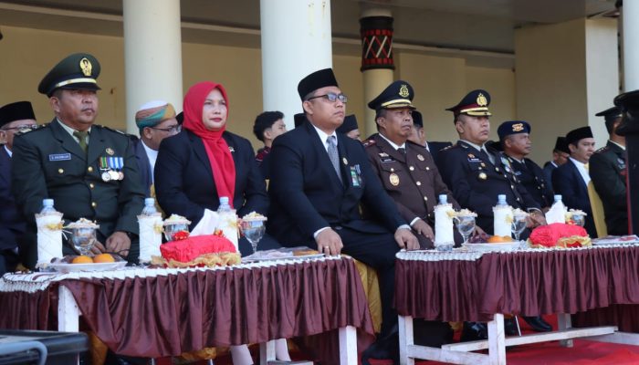 Kapolres AKBP Dodik Yuliyanto,Hadiri Upacara HUT Kemerdekaan RI Ke-80 di Halaman Kantor Bupati Palas