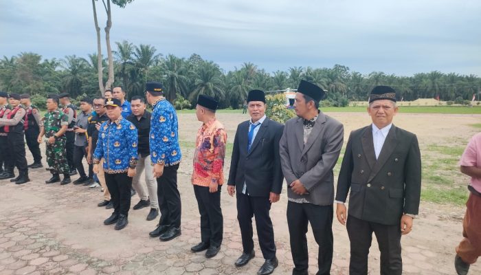 Ketua Dalihan Natolu Ikut Sambut Kedatangan Kapolda Sumut, Bersama Rombongan di Mapolres Palas