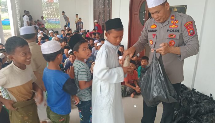 Polres Padang Lawas Gelar “Jumat Curhat, dan Jumat Berkah” Bersama Jamaah Masjid Al-Amanah
