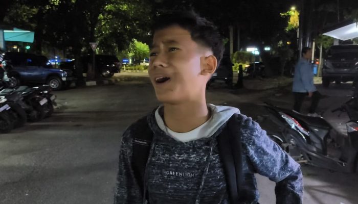 Begal Bersajam Rampas Motor Pelajar Dekat Pos Polisi Sudirman