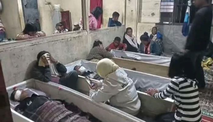 Tiga Kakak Beradik Sedang Mengendarai  Vario Tewas Ditabrak Truk