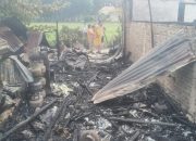 9 Unit Kios di Pasar VII Marindal Terbakar