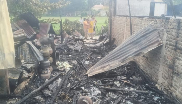 9 Unit Kios di Pasar VII Marindal Terbakar