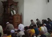 Jumat Curhat dan Berkah, Polres Palas Hadir Berikan Nasi Bungkus Gratis untuk Warga Jemaah Masjid Al-Amanah