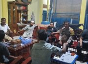 Bhabinkamtibmas Polsek Sosa Hadiri Mediasi Kasus Pemukulan Hingga Damai
