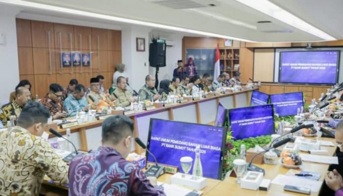 Bupati Padang Lawas Hadiri RUPS-LB Bank Sumut Tahun 2025