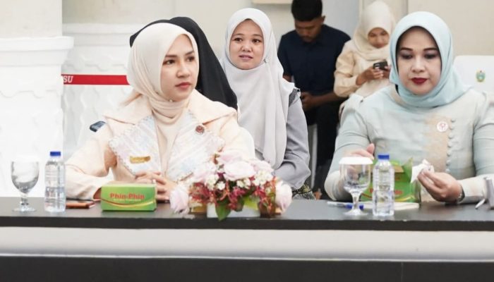 Ketua Dekranasda Padang Lawas Hadiri Rakerda Sumut