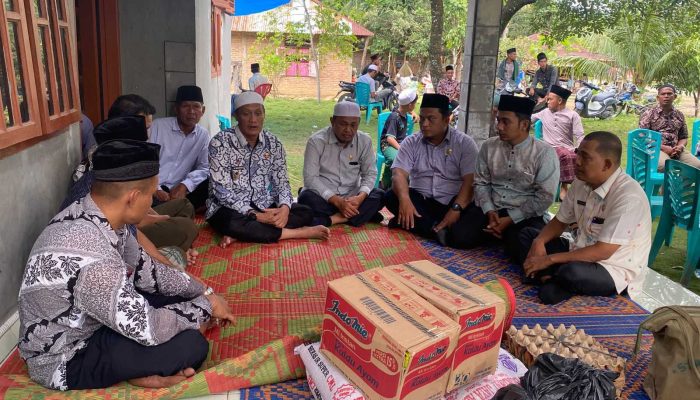 Wakil Bupati Palas Mengunjungi Kediaman Korban Kecelakaan dan Sampaikan Rasa Belasungkawa
