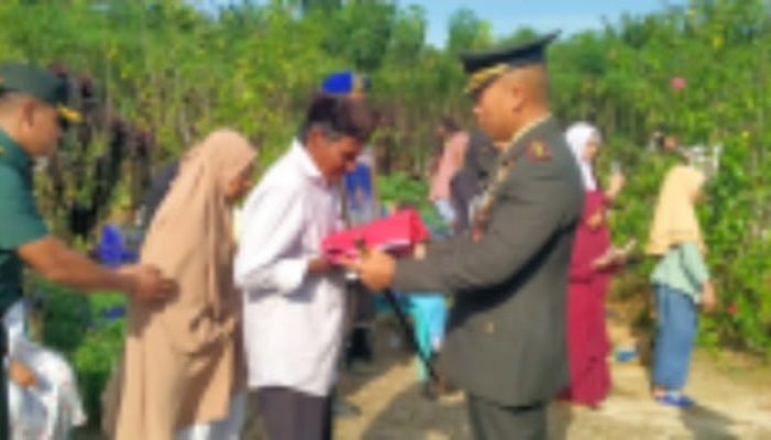 Putra Sergai,Prada CPM Zeni Gugur Saat Evakuasi Korban Banjir Bandang di Sumbar Dimakamkan di TPU Firdaus