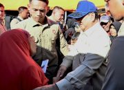 Presiden Prabowo Datang, Mendengar, dan Bantu Warga Terdampak Banjir di Padang Pariaman