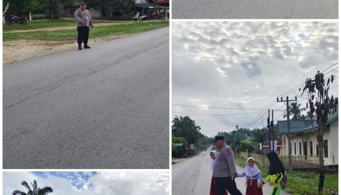 Personil Polsek Sosa Gelar Pelaksanaan Pengaturan Lalu Lintas Pagi