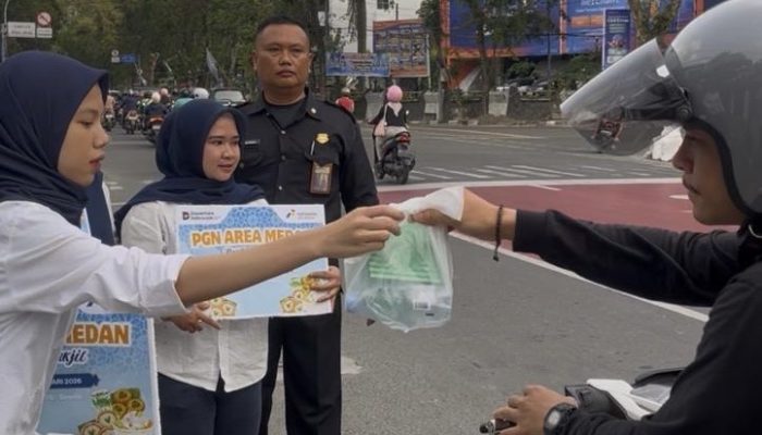 Ramadan Penuh Berkah, PGN Area Medan Turun ke Jalan Berbagi Takjil